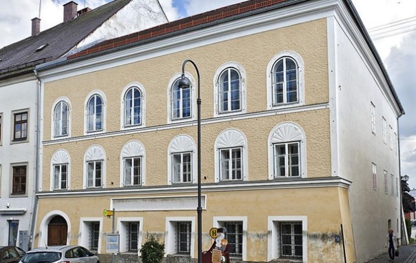 Австрийские власти решили снести дом Адольфа Гитлера