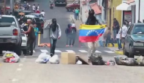 Не менее 25 человек пострадали в процессе акции протеста в Венесуэле