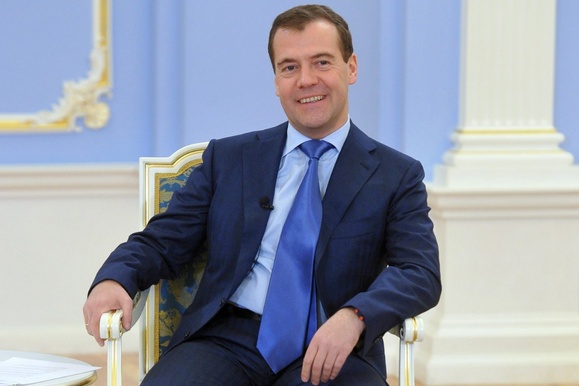 Медведев остроумно поздравил с днем рождения министра транспорта РФ