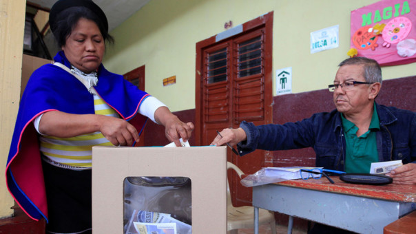 Колумбийцы проголосовали против перемирия с FARC