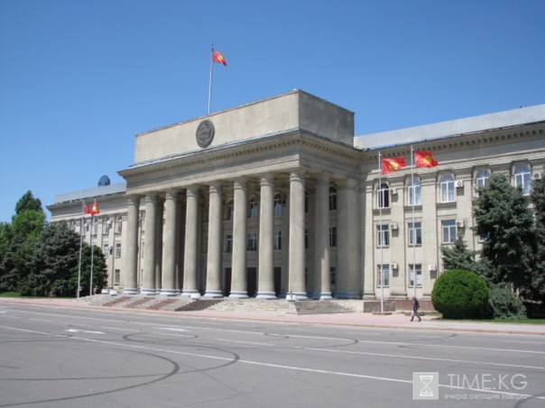 Руководство Киргизии расформируют из-за раскола в парламенте