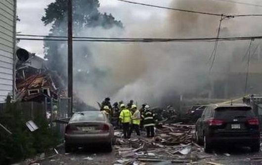 При взрыве газа в Нью-Джерси пострадали 10 пожарных