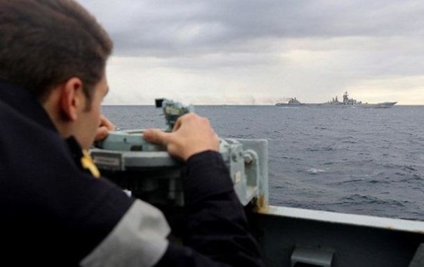 «Коптят как паровозы»: Военные корабли РФ вошли в Ла-Манш