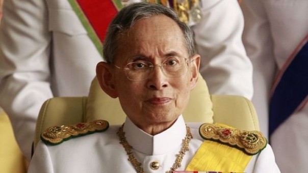 В Таиланде объявлен 30-дневный траур после кончины короля