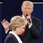 Клинтон значительно опережает Трампа — опрос