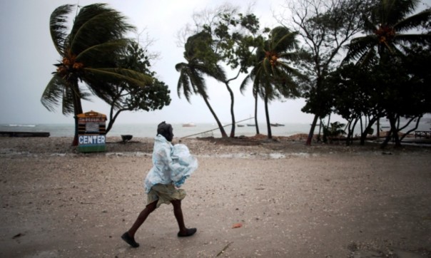 На Кубе из-за урагана «Мэттью» прервано движение транспорта