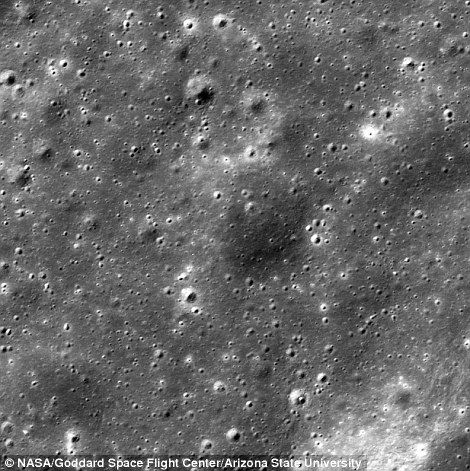 Сотни новых кратеров найдены на Луне