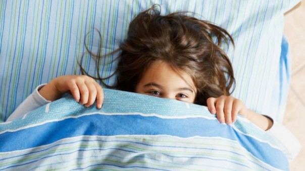 Мобильные устройства в спальне действительно лишают детей сна