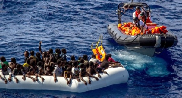 Итальянцы спасли за день не менее 2 тыс. мигрантов