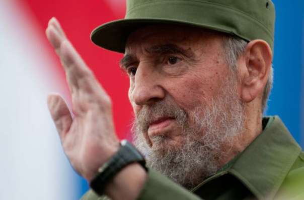 Тысячи граждан Кубы прощаются с Фиделем Кастро