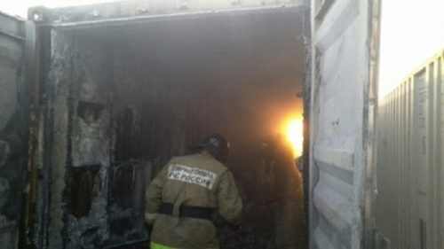 Семь человек погибли на пожаре в вагоне-бытовке в Тюменской области