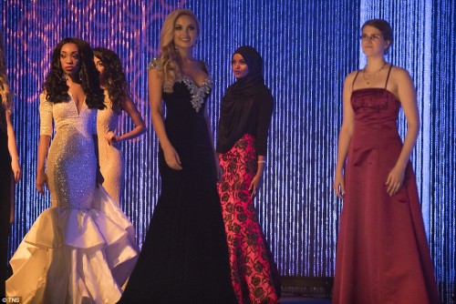 Хиджаб и буркини произвели фурор на конкурсе красоты