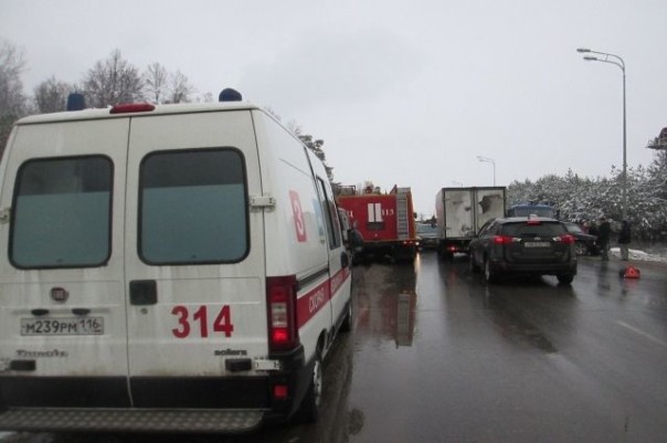 На трассе «Тюмень — Ханты-Мансийск» случилось столкновение 7-ми авто
