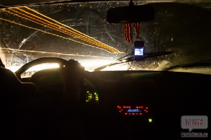 В Перми пассажир расстрелял автомобиль такси из пистолета