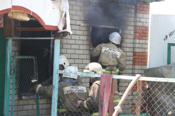На пожаре в 2-х дачах в Елшанке умер мужчина