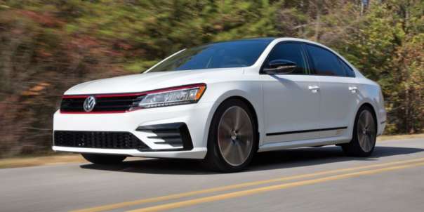Компания VW намекнула на спортверсию седана Passat