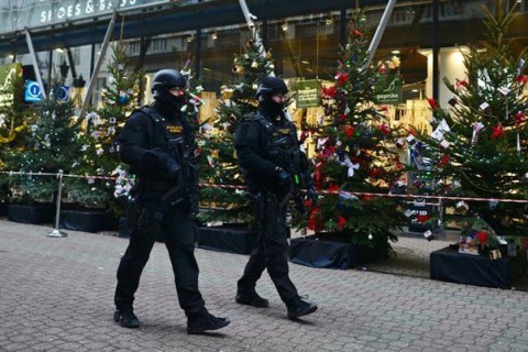В Будапешт приняли решение ввести бронетехнику после теракта в Берлине