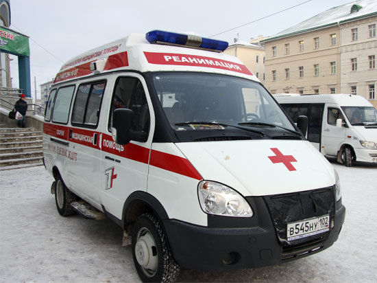 Мужчина разбил молотком машину «скорой помощи» в Уфе