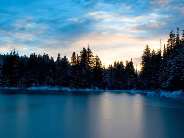 Водолазы обнаружили 2-х пассажиров автомобиля, провалившегося под лед на озере Ханка