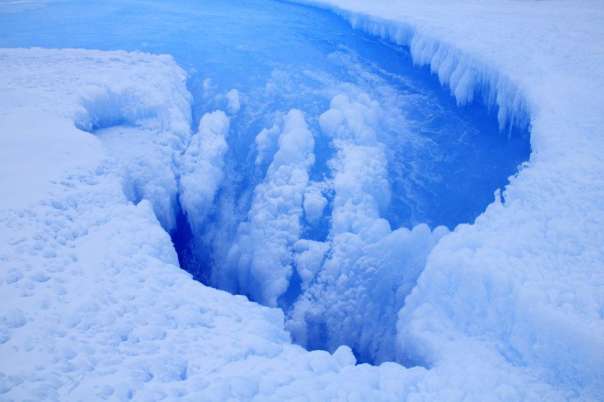 Раскрыта тайна появления загадочного кратера в Антарктиде