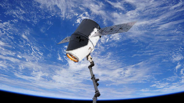 Роскосмос планирует «сдувать» сор с орбиты Земли