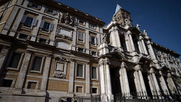 Мужчина ранил 2-х священников в папской базилике в Риме