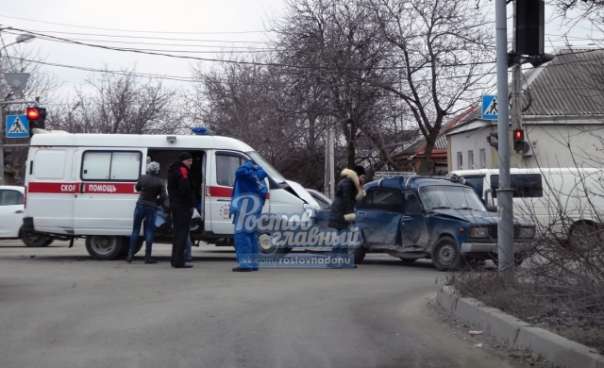 В Ростове «скорая помощь» угодила в ДТП, есть пострадавшие