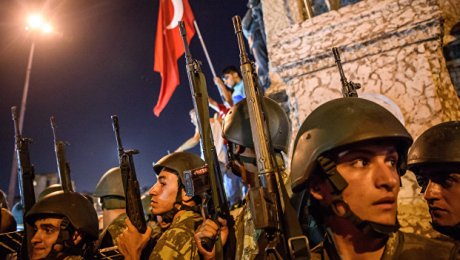 Власти Турции сократили шесть тыс. госслужащих после попытки перелома