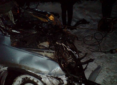 На трассе «Каспий» под Рязанью столкнулись фургон и джип. Погибли три человека