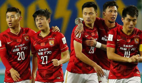 Китайская футбольная ассоциация понизит высокие заработной платы в Суперлиге