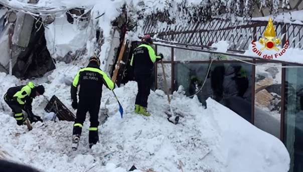 Число погибших схода снежной лавины на отель в Италии достигло 6-ти человек