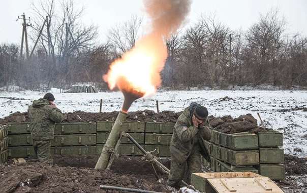 Районы Донецка подвергаются артобстрелу — ДНР