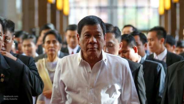 Президент Филиппин передумал сбрасывать жителей с вертолетов