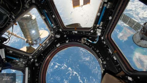 Астронавты NASA готовятся к выходу в открытый космос — МКС