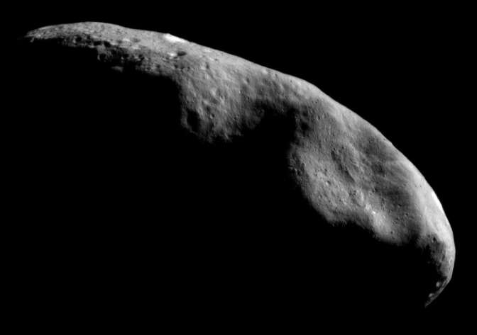 Угроза прошла: Астероид пролетел мимо Земли, едва не задев ее