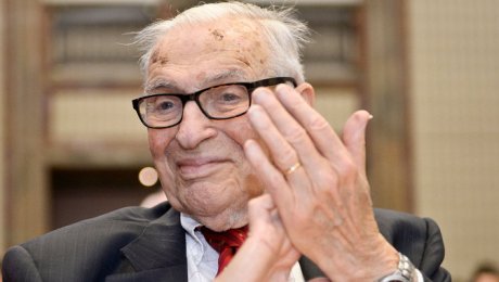 Скончался ставший самым молодым Нобелевским лауреатом по экономике ученый