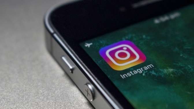 Instagram разрешил публиковать несколько снимков и видео в одном посте