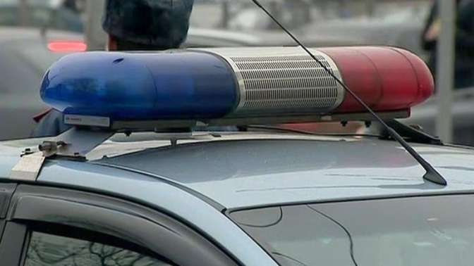 Четверо полицейских пострадали в Петербурге в итоге столкновения микроавтобуса и грузового автомобиля