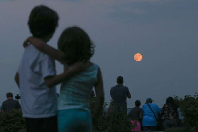 В ночь на субботу жители России увидят полутеневое лунное затмение