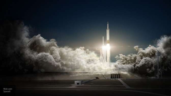 Spacex отложила полет на Марс на 2020