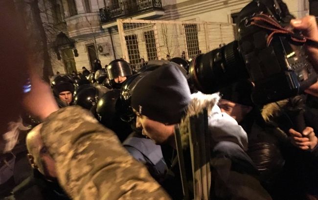 Народного депутата Украины Соболева избили в процессе столкновений в центре украинской столицы