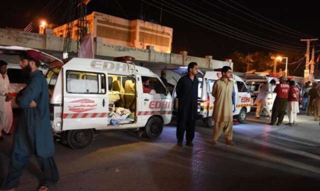 Взрыв на юге Пакистана забрал жизни как минимум 50 человек