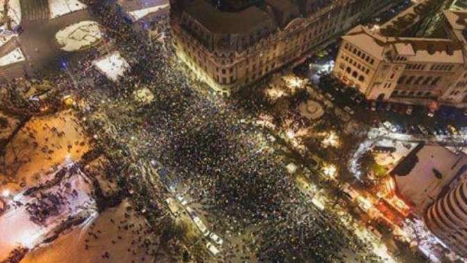 В Румынии не менее 600 тыс. человек требуют отставки руководства