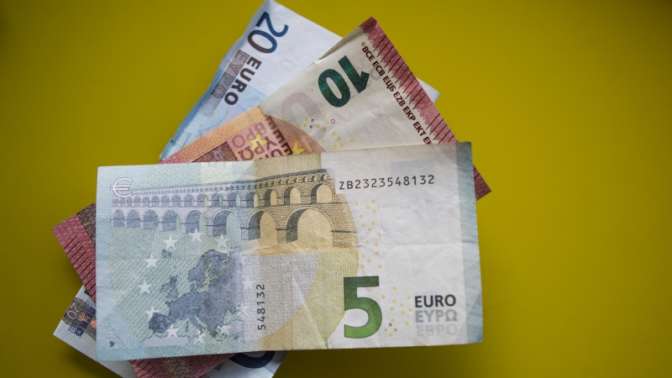 Минимальная заработная плата в Люксембурге 1 999 евро — Евростат