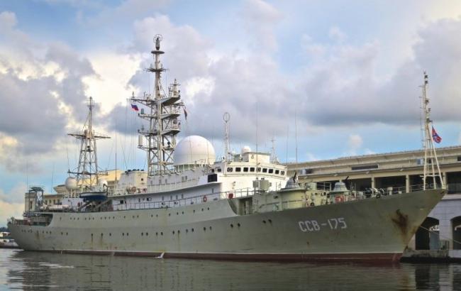 Русский корабль-шпион замечен рядом с американской платформой подлодок
