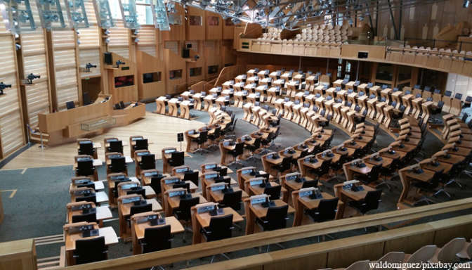 Шотландский парламент символически проголосовал против Brexit