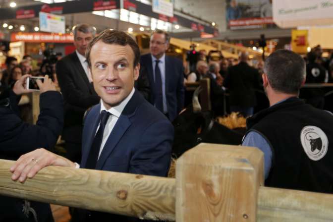 В кандидата в президенты Франции метнули яйцо