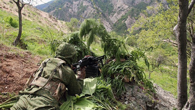 Спецназ из РФ отработал на учениях в Таджикистане разгром лагеря террористов