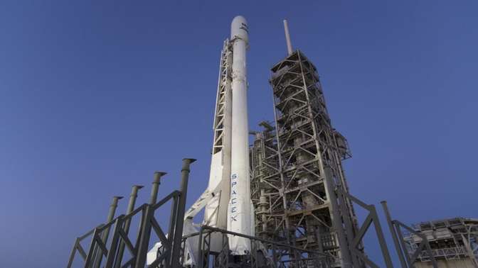 SpaceX готовится повторно использовать первую ступень ракеты, которая приземлилась на баржу
