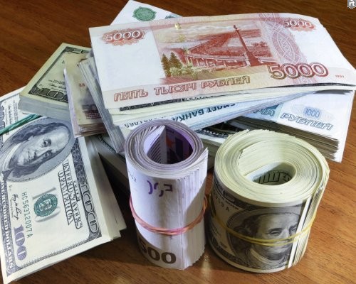 Евро вырос в цене и составляет практически 63 рубля